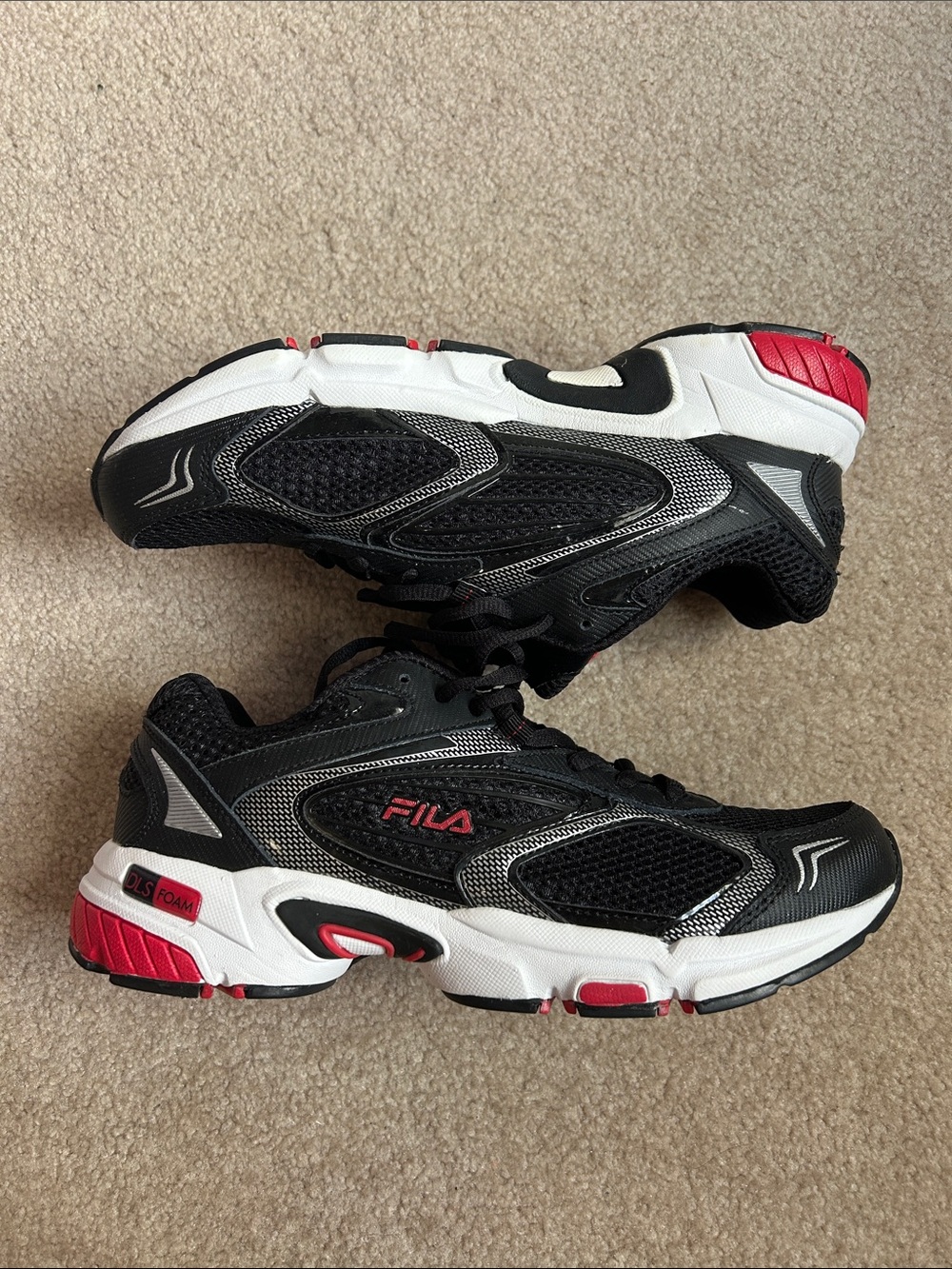NEW Fila Men's Black and Red Athletic Sneakers - Size 9